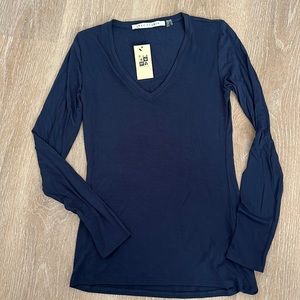 Long sleeve v neck top